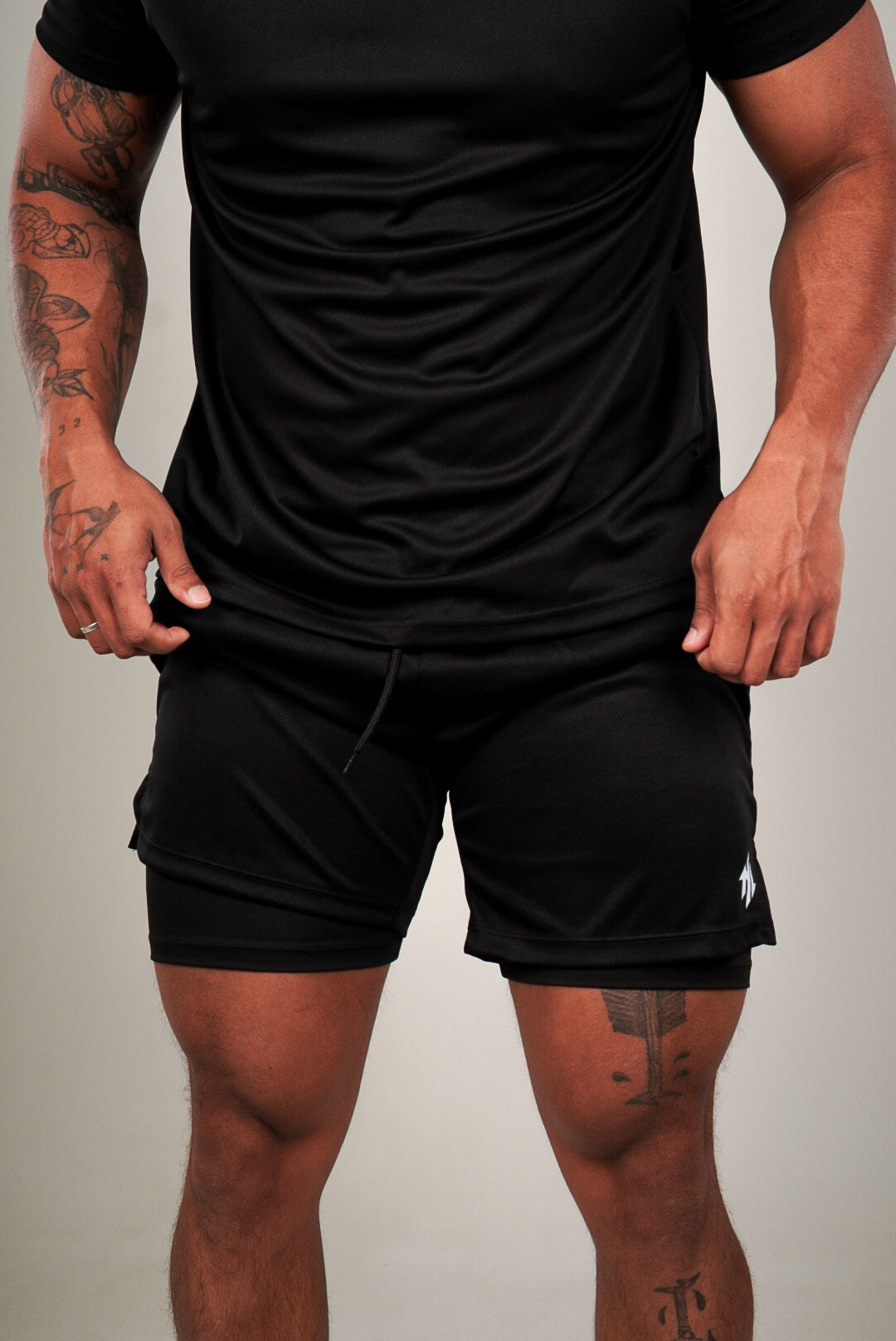 SHORT DE COMPRESSÃO ''LOGO'' PRETO